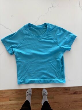 lululemon athletica Swiftly Tech Women's Crop Top - Bright Blue